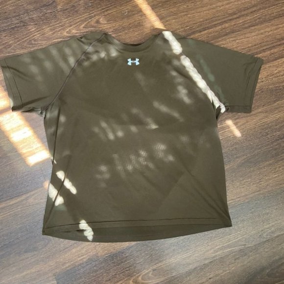 brown under armour shirt